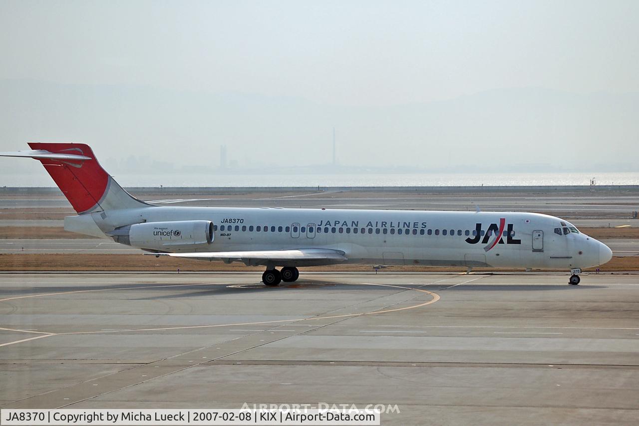 JA8370, 1991 McDonnell Douglas MD-87 (DC-9-87) C/N 53039, Taxiing to the runway