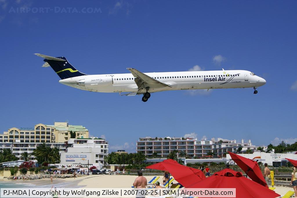 PJ-MDA, 1987 McDonnell Douglas MD-83 (DC-9-83) C/N 49449, visitor