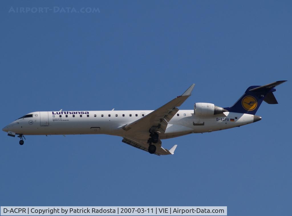 D-ACPR, 2003 Canadair CRJ-701ER (CL-600-2C10) Regional Jet C/N 10098, Arrival RW 34