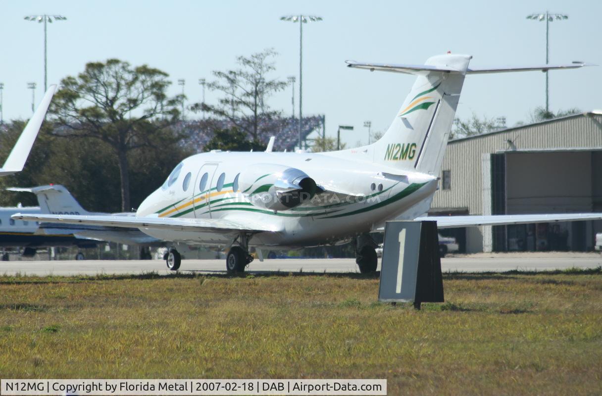 N12MG, 2001 Raytheon Aircraft Company 400A C/N RK-331, Scotts Miracle Grow