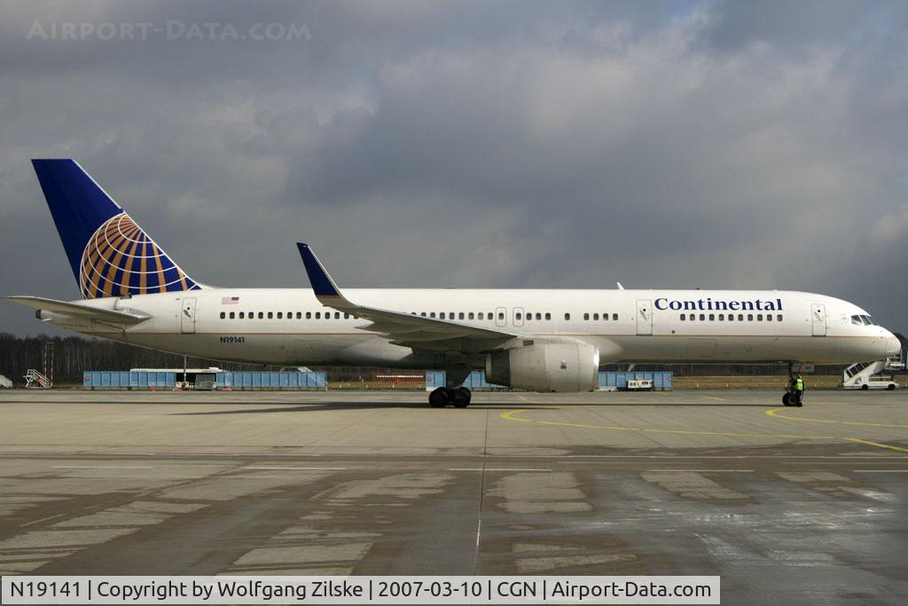 N19141, 2000 Boeing 757-224 C/N 30354, visitor