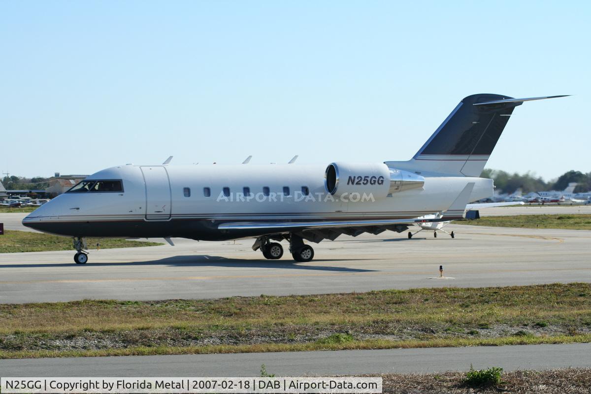 N25GG, 2002 Bombardier Challenger 604 (CL-600-2B16) C/N 5536, CL 600