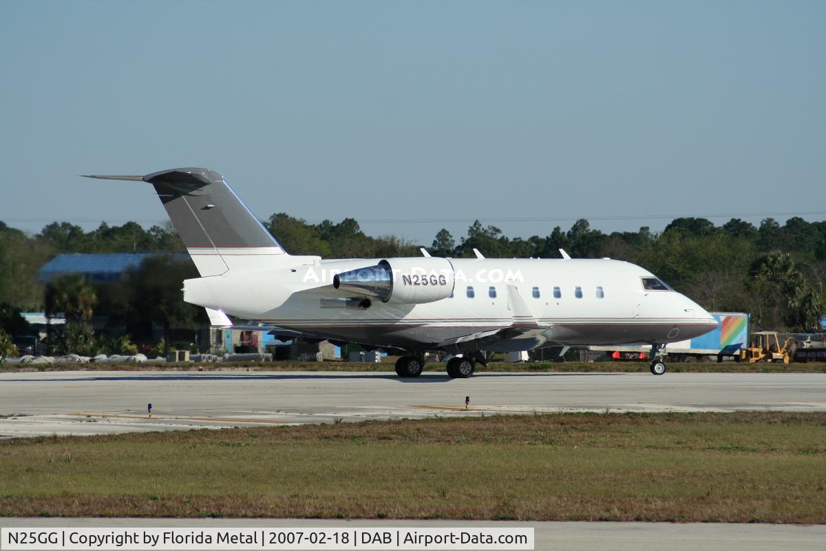 N25GG, 2002 Bombardier Challenger 604 (CL-600-2B16) C/N 5536, CL 600