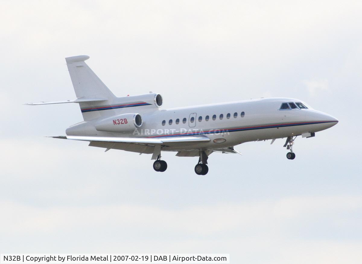 N32B, 1988 Dassault-Breguet Falcon (Mystere) 900 C/N 59, Black and Decker