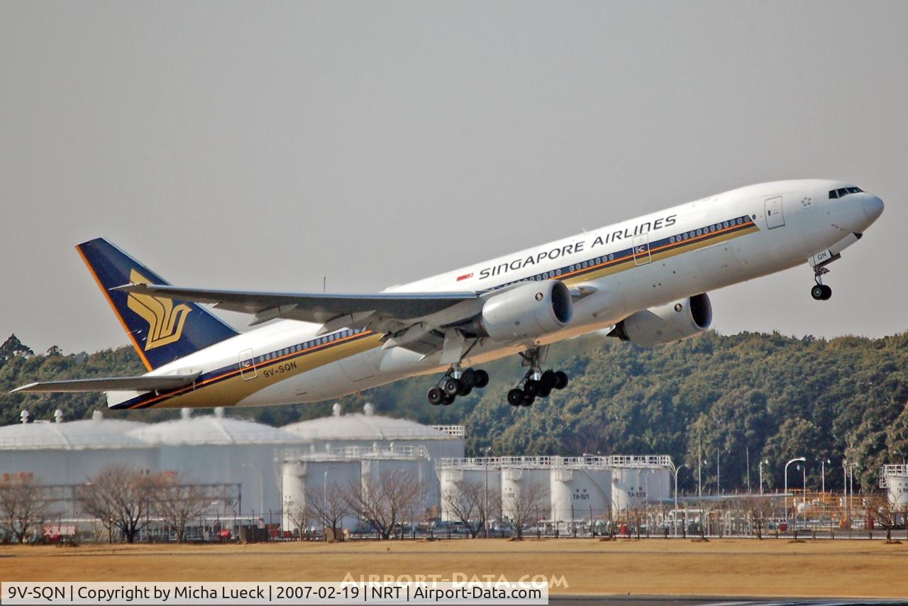 9V-SQN, 2004 Boeing 777-212/ER C/N 33373, Taking off
