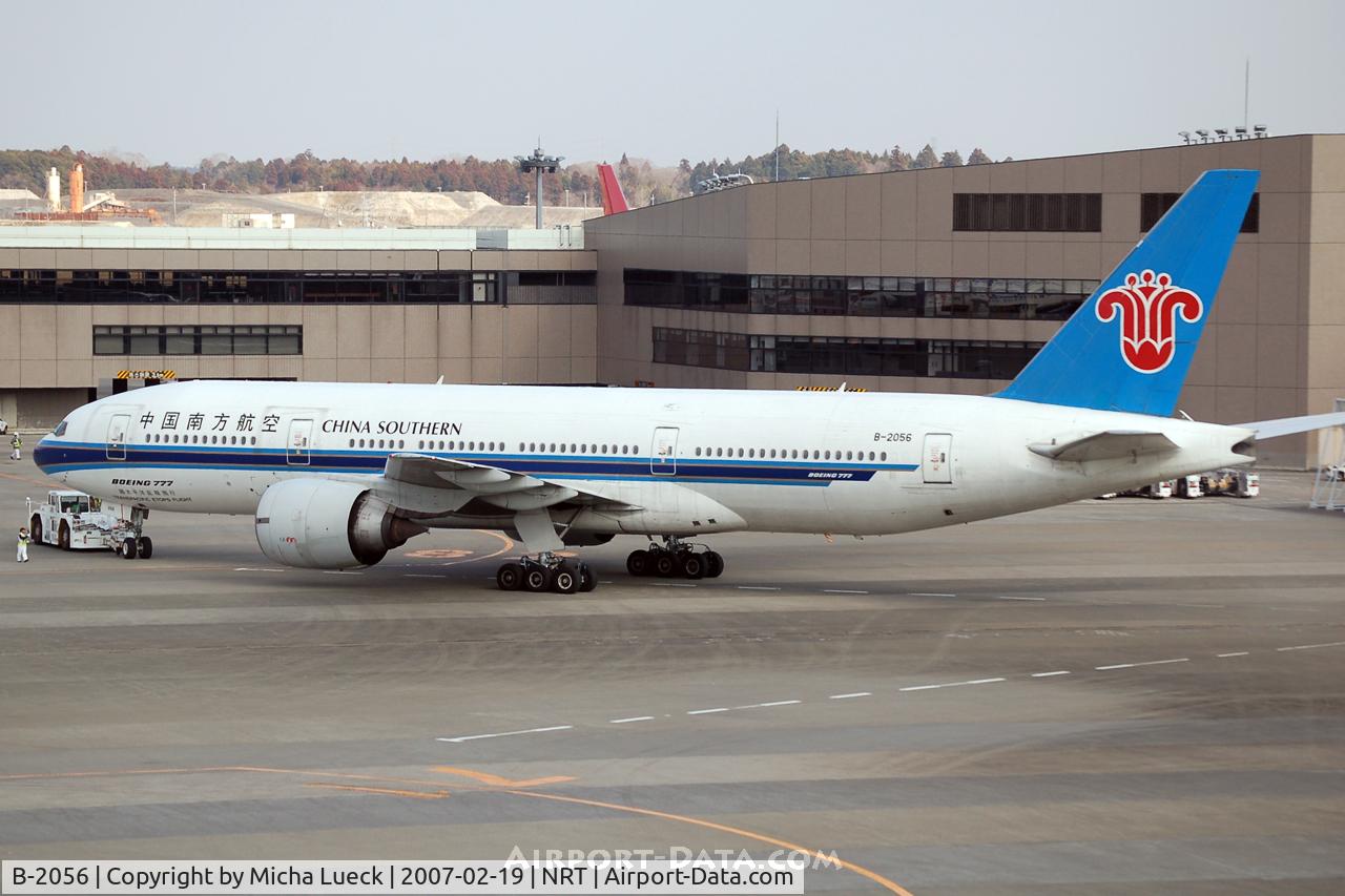 B-2056, 1997 Boeing 777-21B/ER C/N 27525, Just arriving at the gate