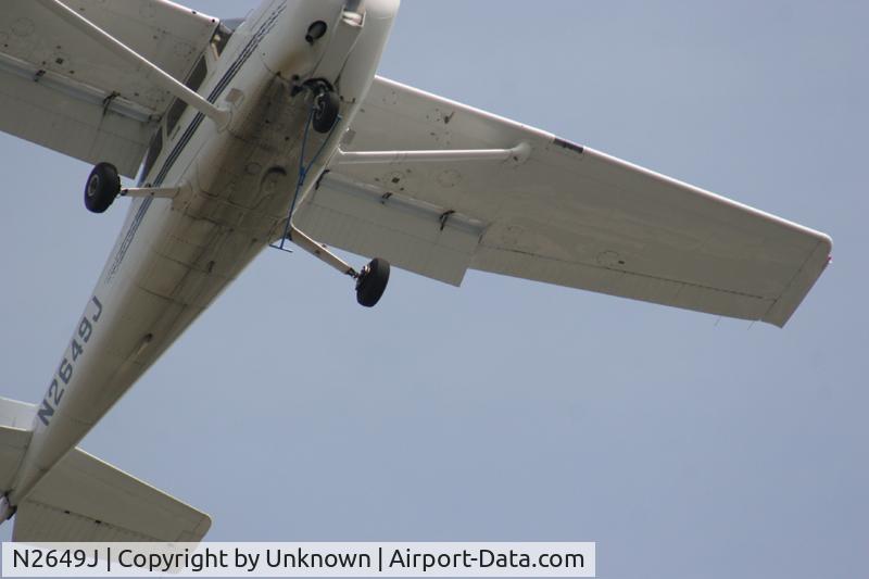 N2649J, 1998 Cessna 172R C/N 17280599, N2649J in flight