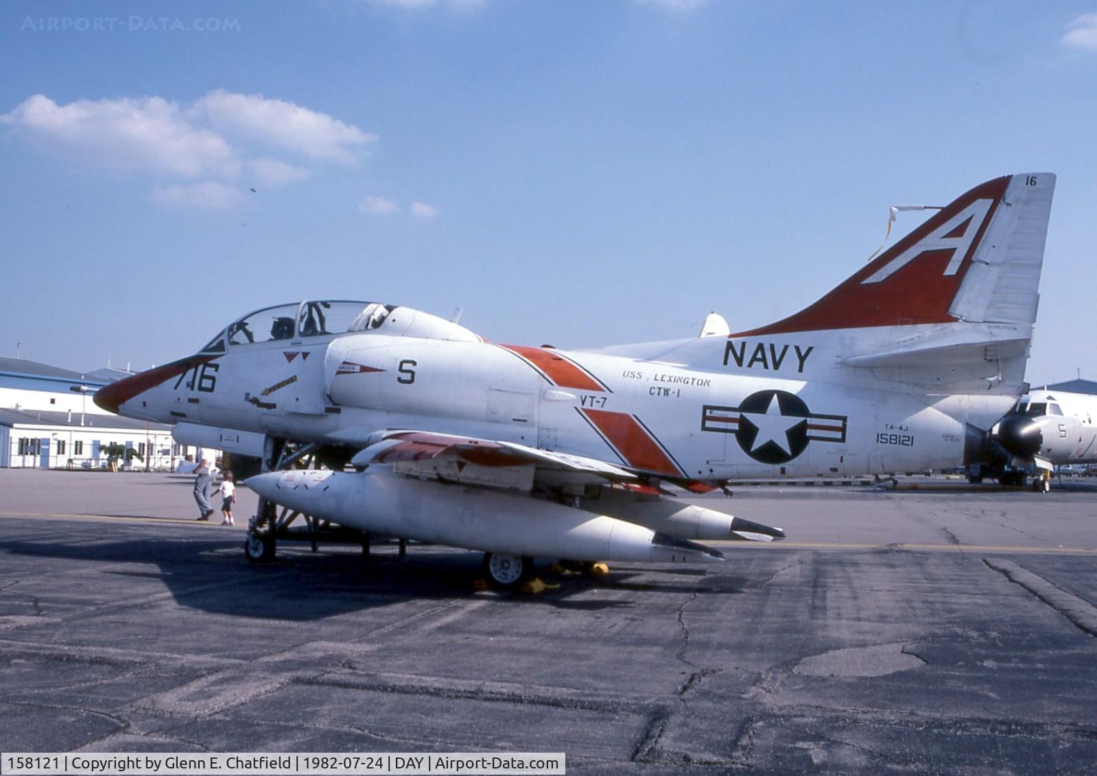 158121, Douglas TA-4J Skyhawk C/N 14158, At the Dayton International Air Show