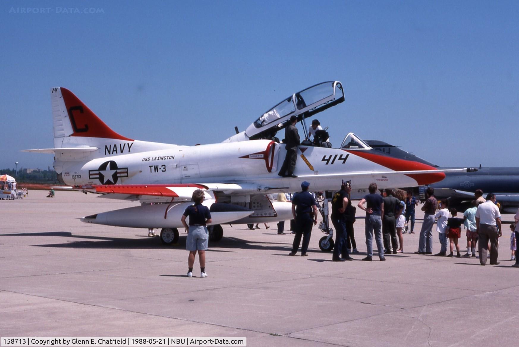 158713, Douglas TA-4J Skyhawk C/N 14334, At the open house.