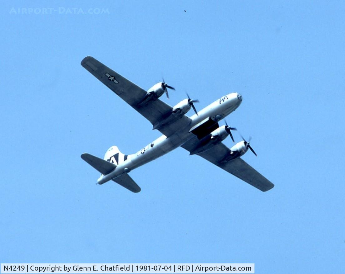 N4249, 1944 Boeing B-29A-60-BN Superfortress C/N 11547, Airshow overflight