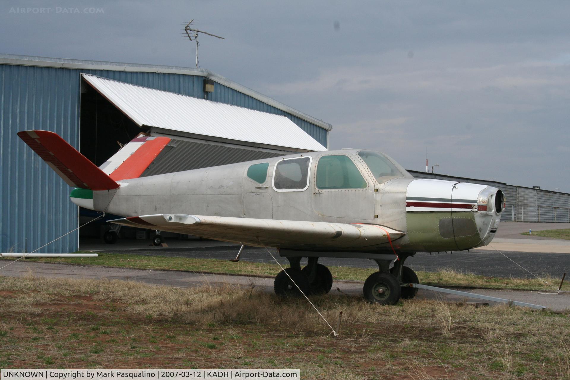 UNKNOWN, , Beech Bonanza with quad landing gear