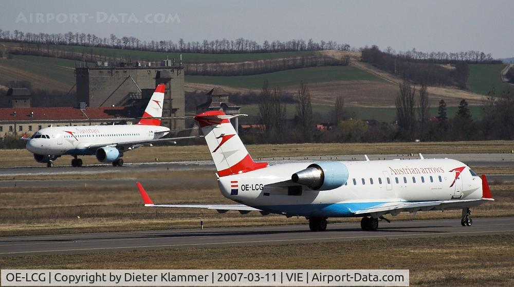 OE-LCG, 1996 Canadair CRJ-200LR (CL-600-2B19) C/N 7103, Austrian  CRY-200LR taxiing to the RWY 34