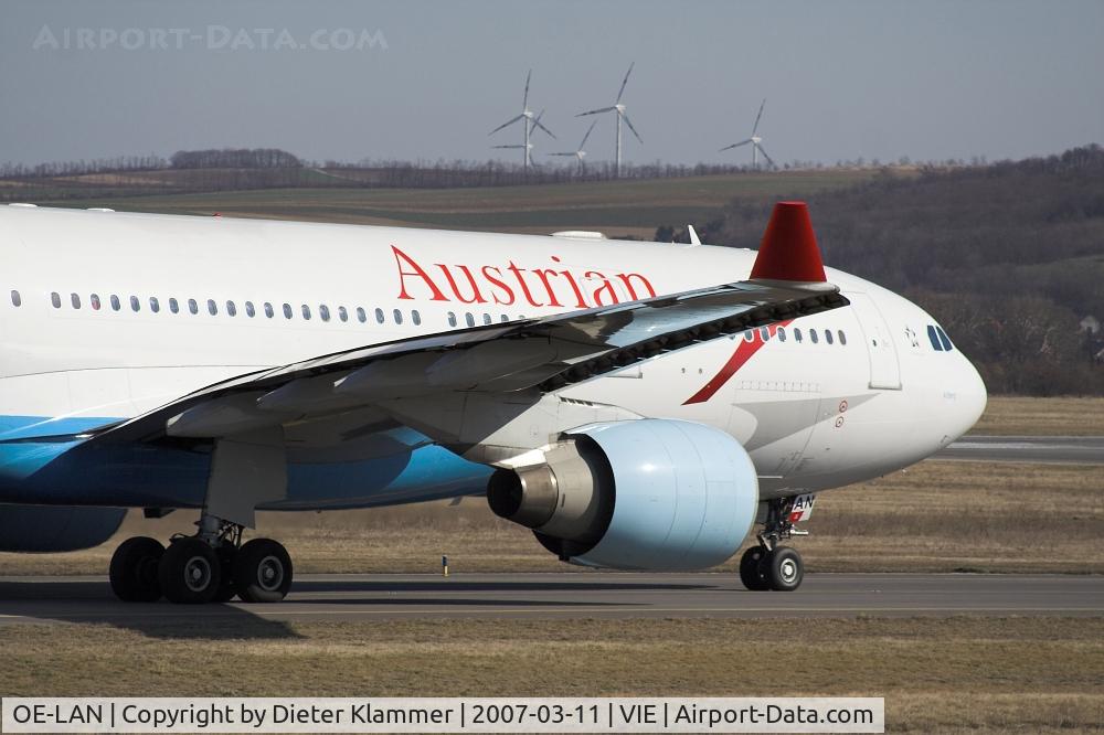 OE-LAN, 1997 Airbus A330-223 C/N 195, Austrian A33-200 taxiing to the RWY 34