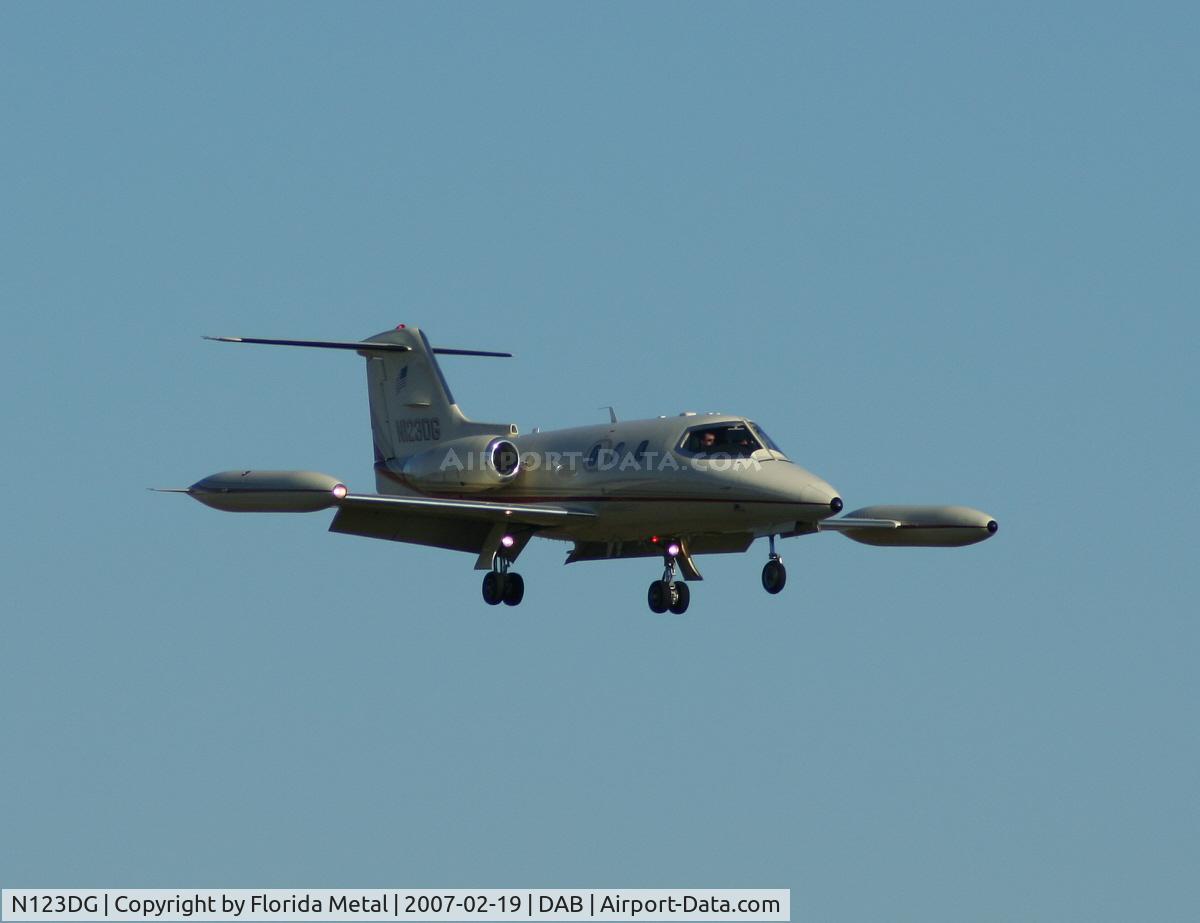 N123DG, 1976 Gates Learjet 24F C/N 342, Lear 24