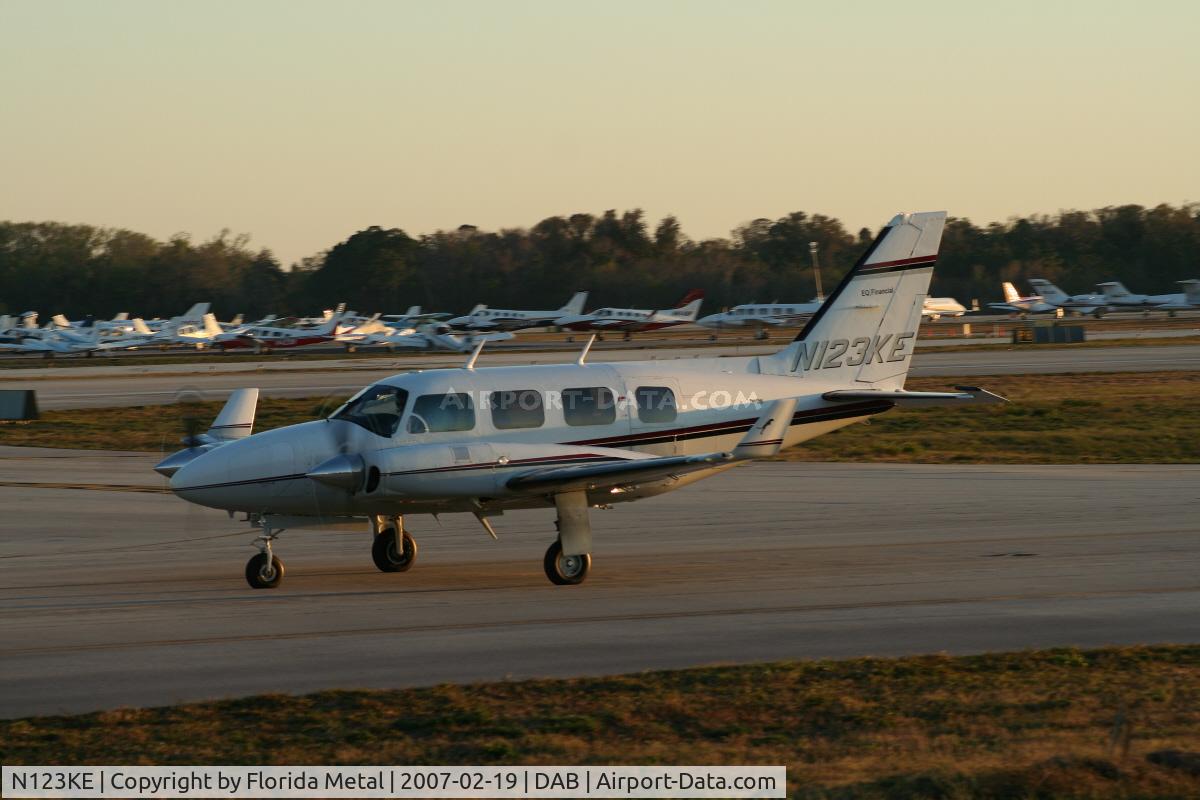 N123KE, 1979 Piper PA-31-325 Navajo C/R C/N 31-7912066, PA-31