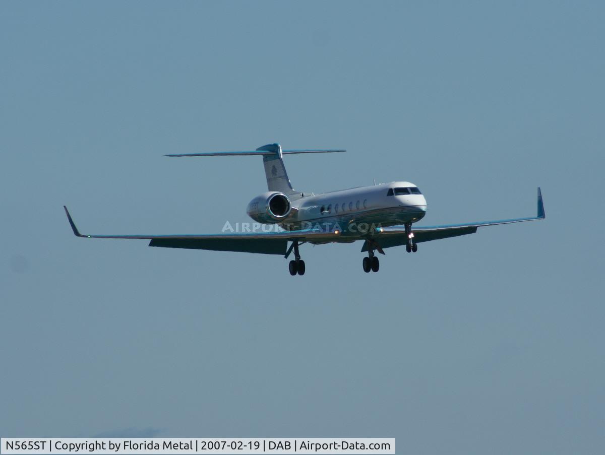 N565ST, 2004 Gulfstream Aerospace GV-SP (G550) C/N 5015, Gulfstream V