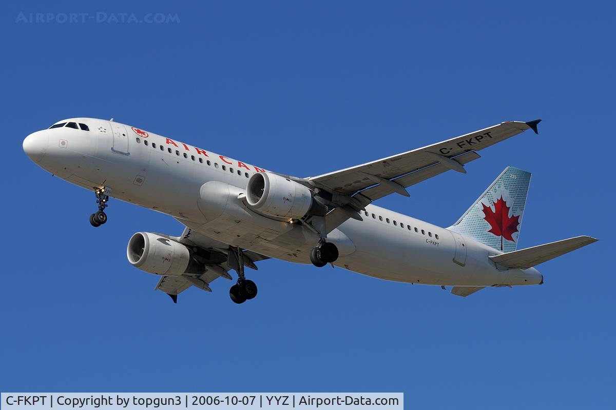 C-FKPT, 1991 Airbus A320-211 C/N 324, Short final for RWY24R.