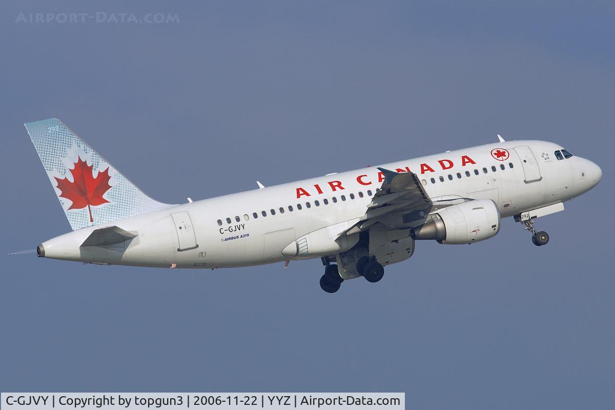 C-GJVY, 2002 Airbus A319-112 C/N 1742, Departing via RWY06L.