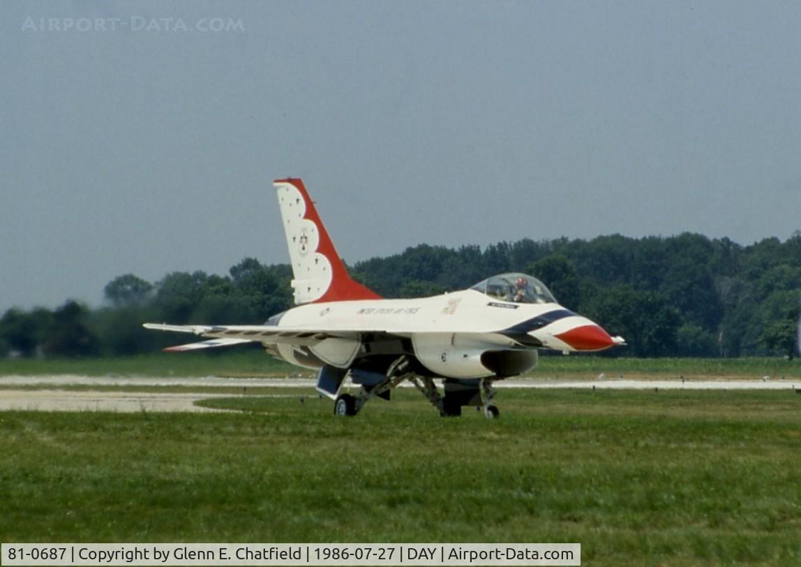 81-0687, General Dynamics F-16A Fighting Falcon C/N 61-368, Thunderbird 6 at Dayton International Air Show