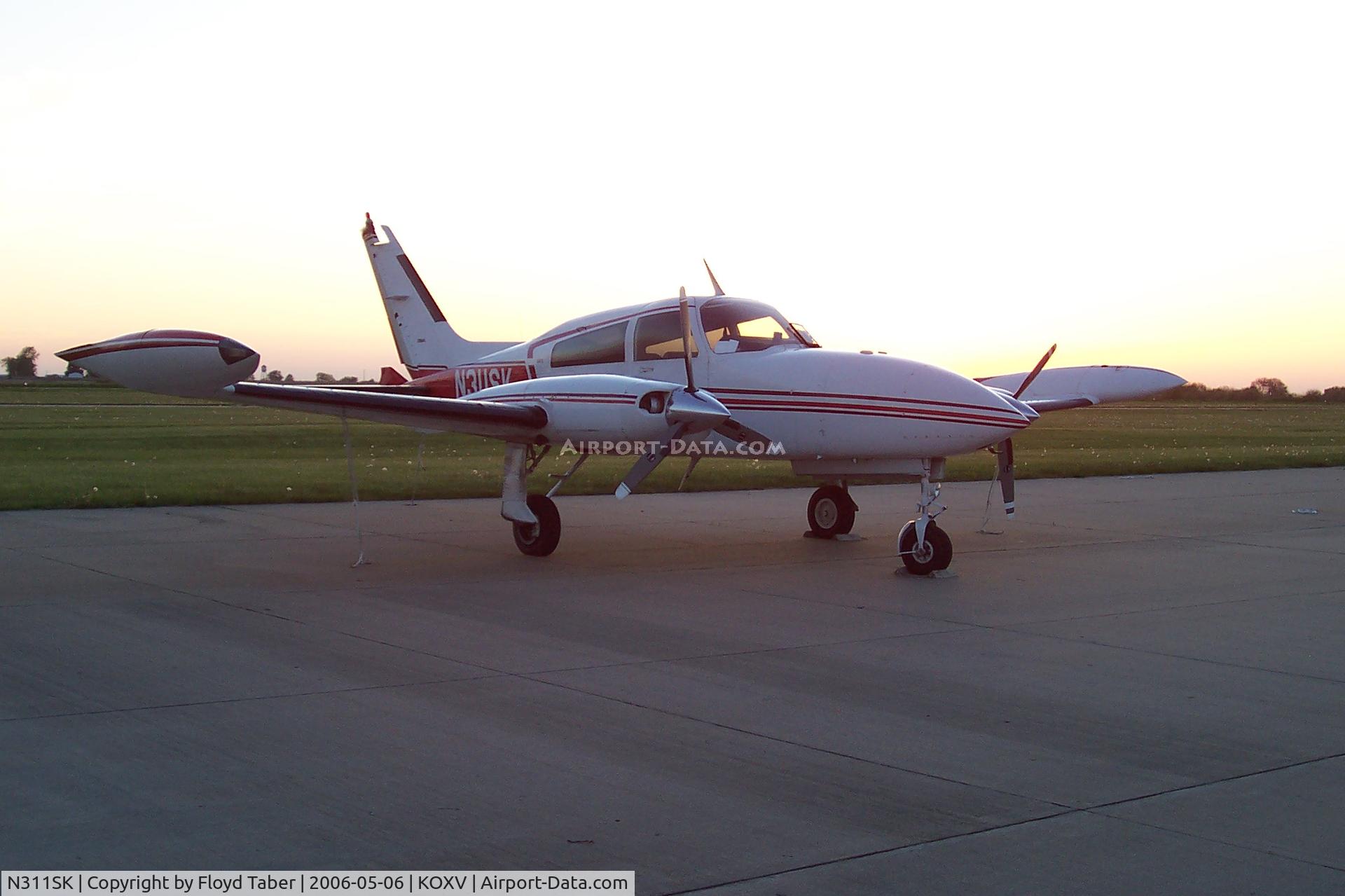 N311SK, 1976 Cessna 310R C/N 310R0687, 310 @KOXV for Saturday Night Races