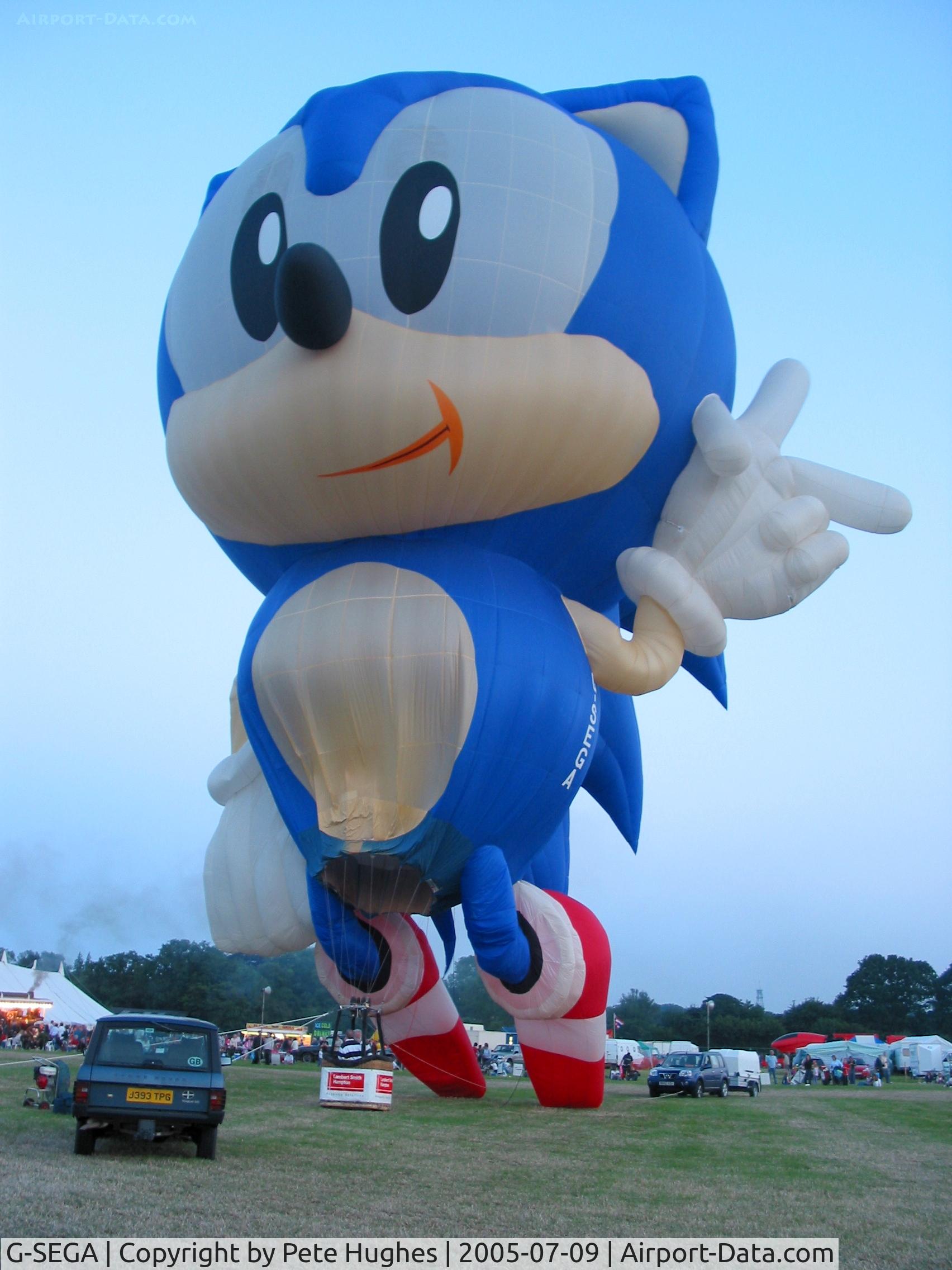 G-SEGA, 1992 Cameron Balloons Sonic-90 C/N 2896, Sonic the Hedgehog, Woodcote Steam Rally, UK, yours truly on the burner