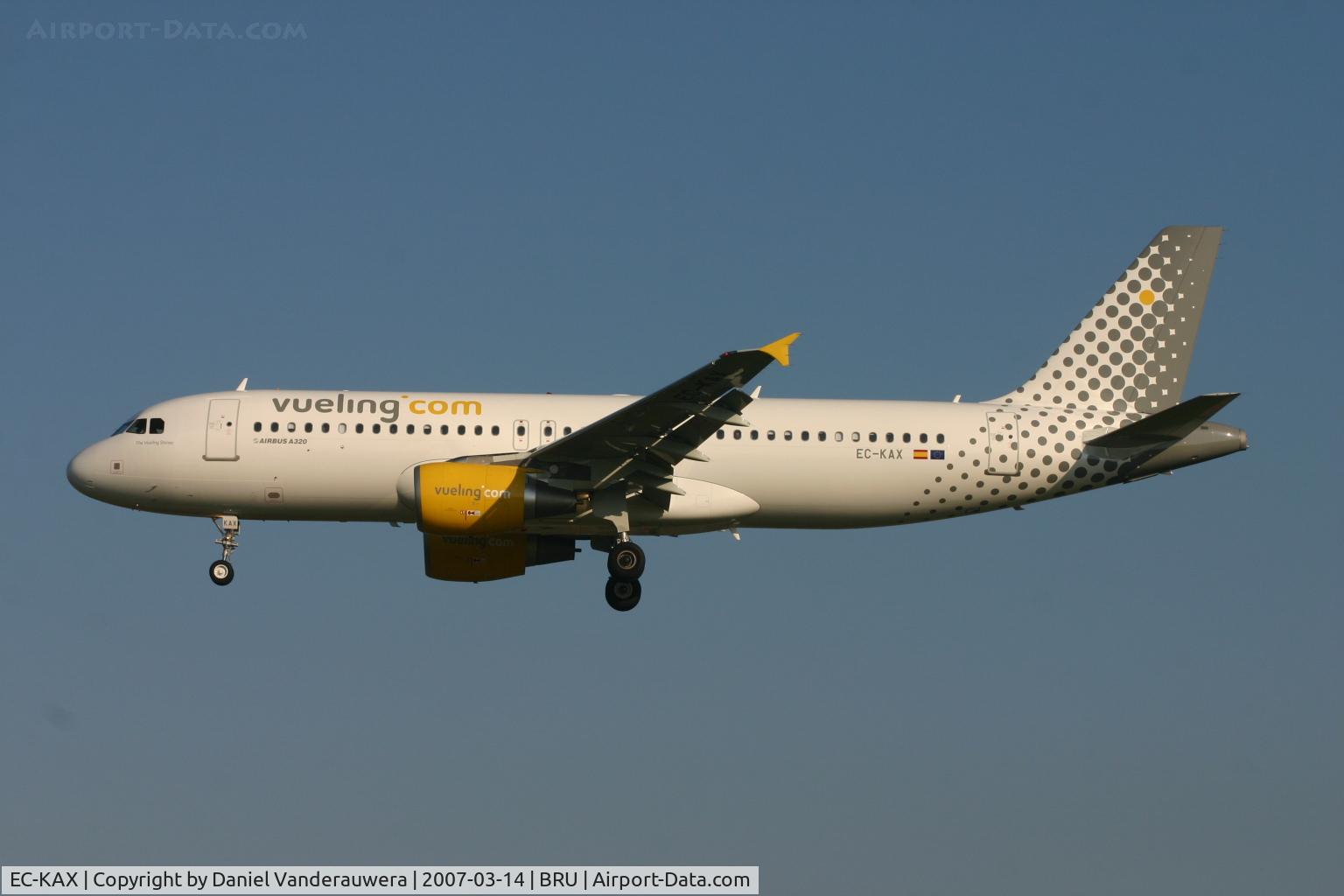 EC-KAX, 2007 Airbus A320-214 C/N 3040, arrival of flight VY5361 from BCN
