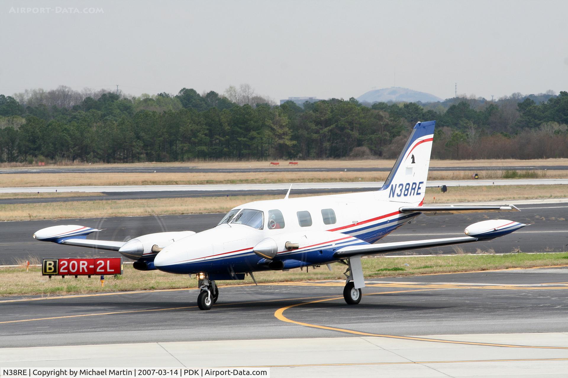 N38RE, 1981 Piper PA-31T1 C/N 31T-8104028, Taxing to Epps Air Service