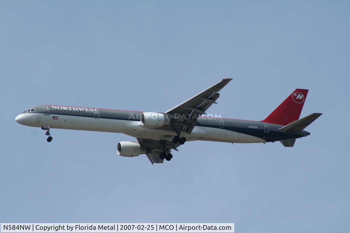 N584NW, 2002 Boeing 757-351 C/N 32984, Northwest