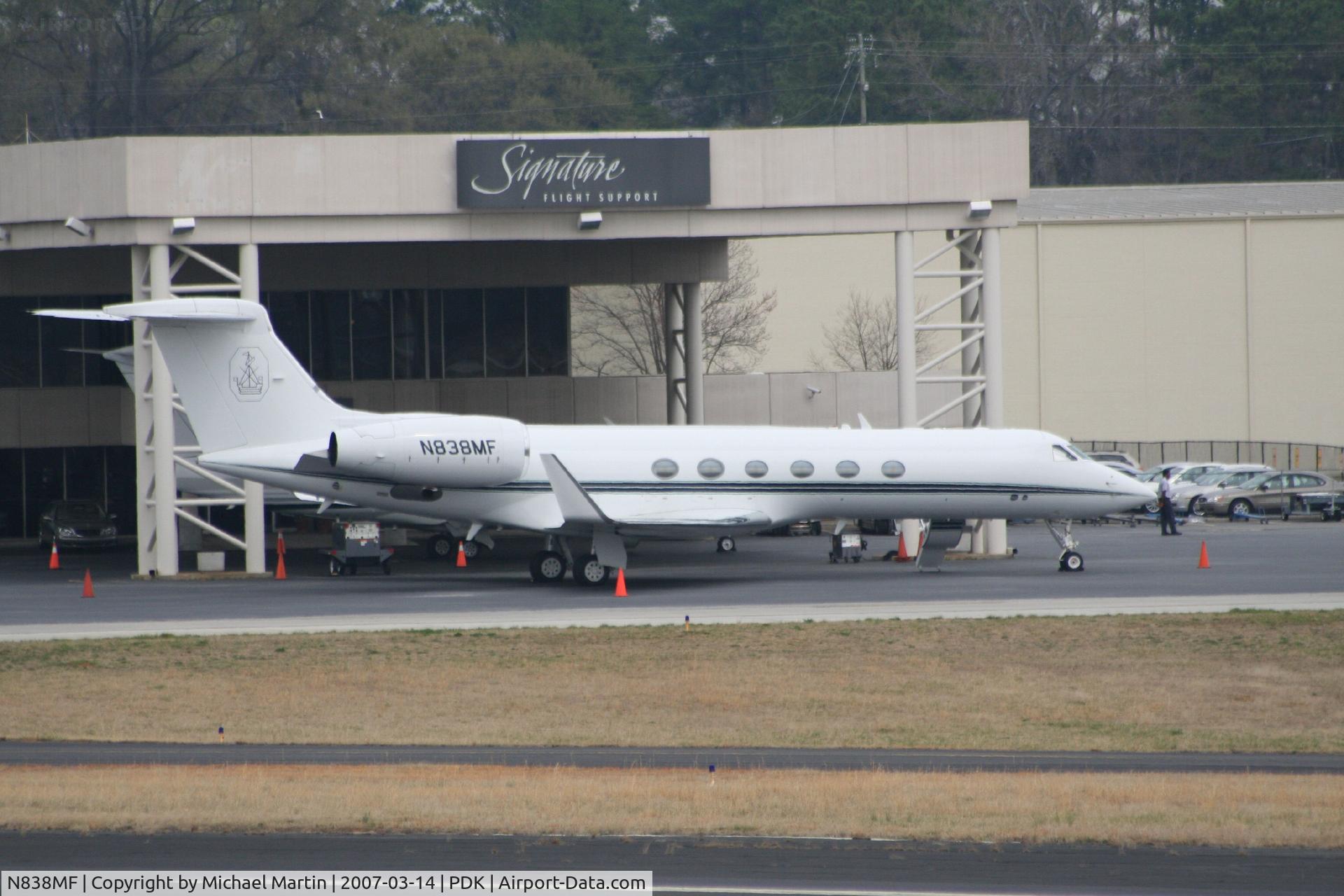 N838MF, 1996 Gulfstream Aerospace G-V C/N 512, Tied down @ Signature Flight Support