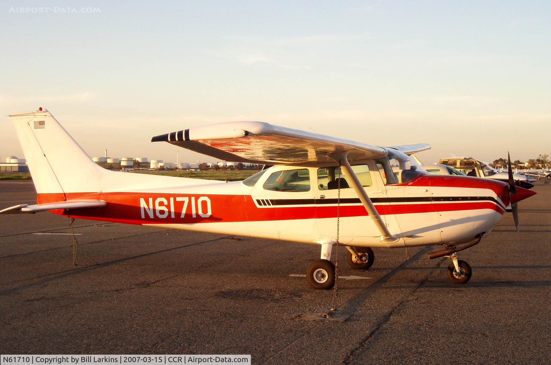 N61710, 1975 Cessna 172M C/N 17264749, 7PM with the new Daylight Savings Time