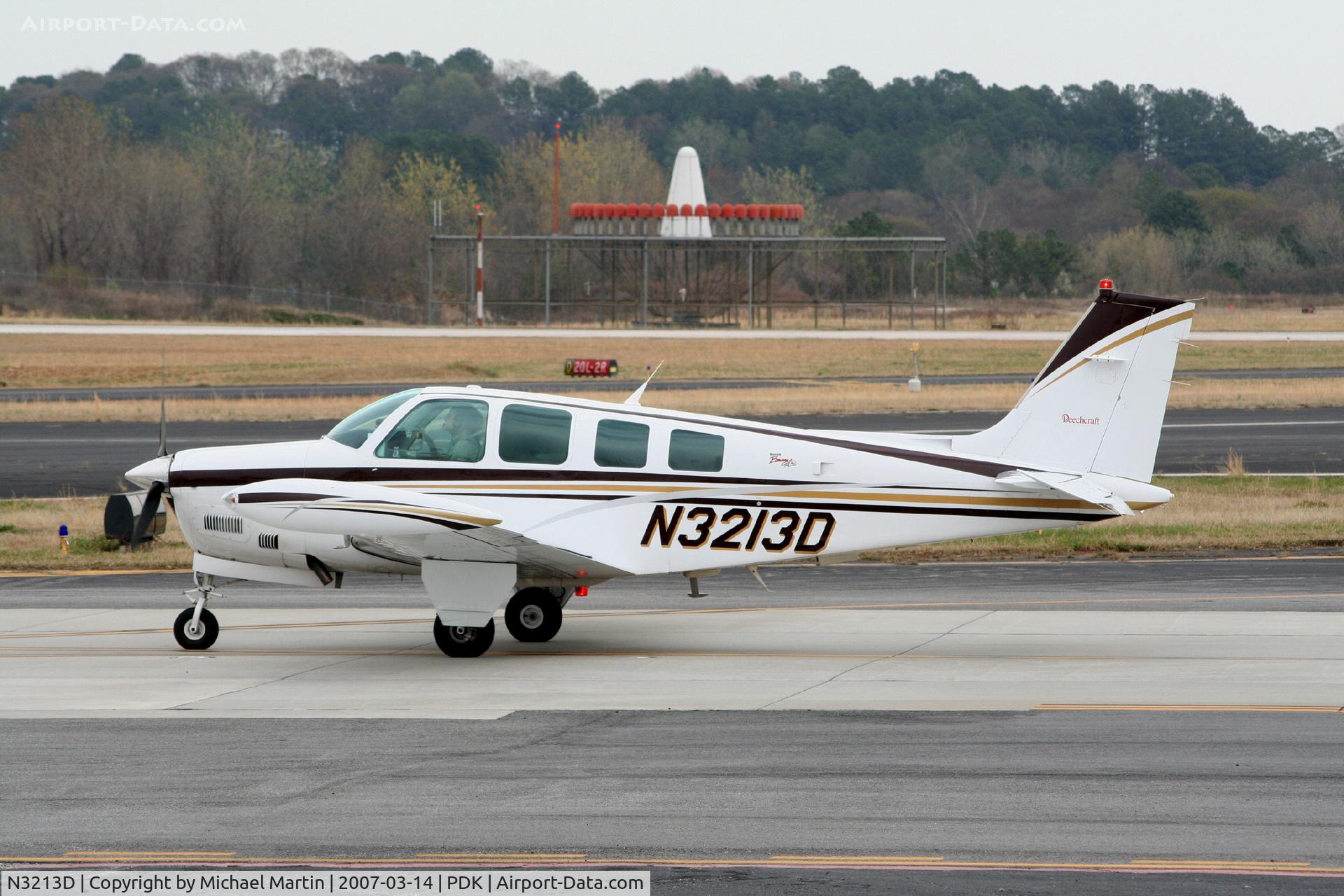 N3213D, 1998 Raytheon Aircraft Company A36 Bonanza C/N E3213, Taxing to Epps Air Service