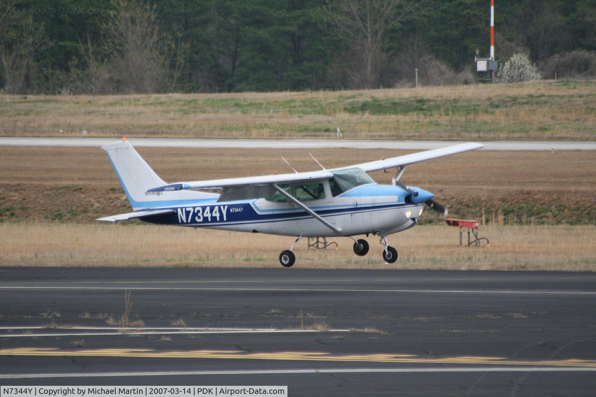 N7344Y, 1977 Cessna R182 Skylane RG C/N R18200120, Landing Runway 20R