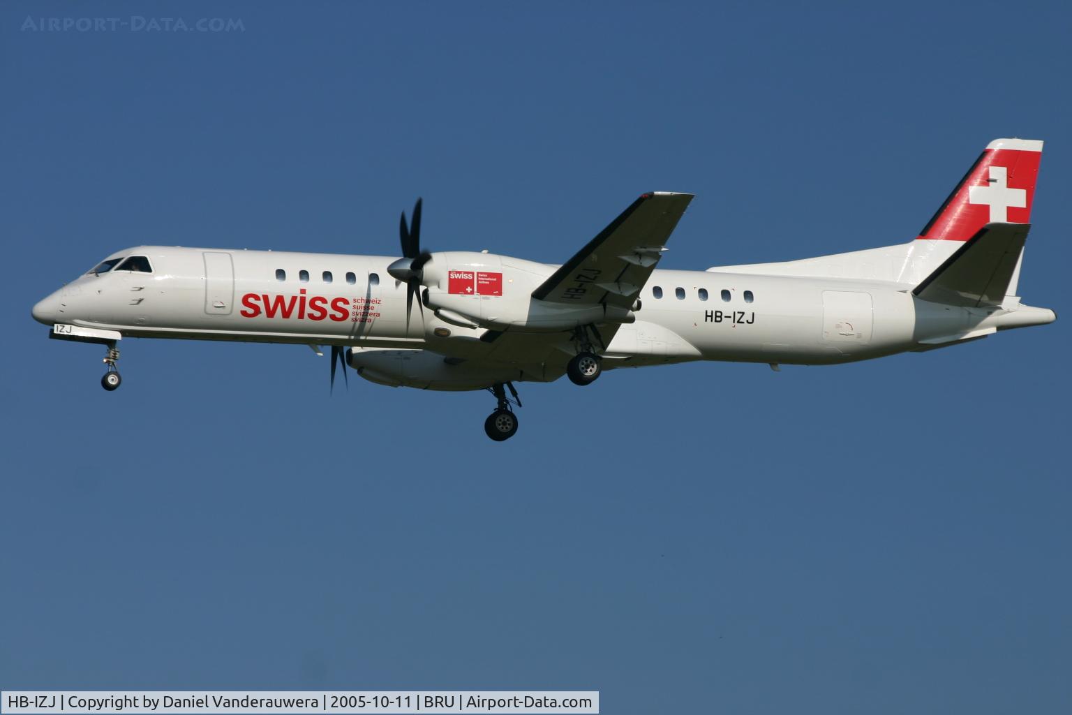 HB-IZJ, 1995 Saab 2000 C/N 2000-015, descending to rwy 25L
