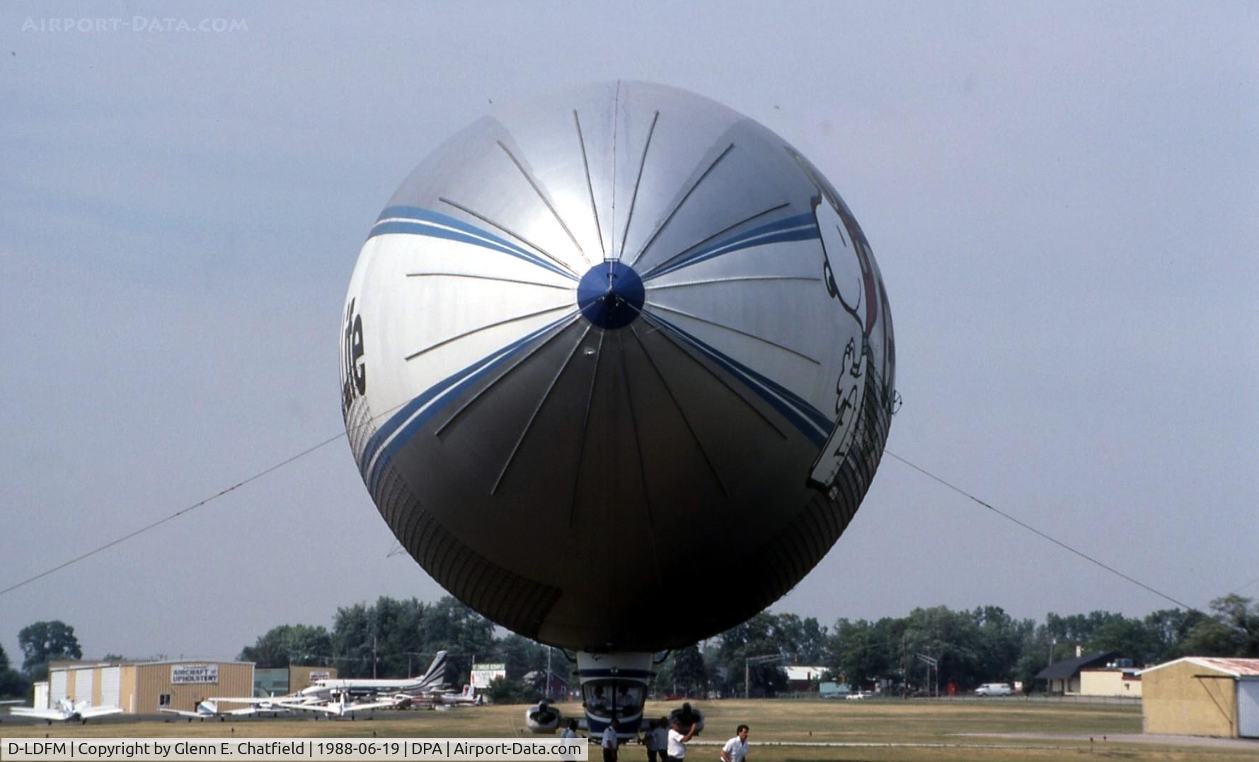 D-LDFM, 1972 Flughafen WDL-1A C/N 100, Snoopy head-on. This one used to be the MacDonald's blimp.  Destroyed in San Antonio 6/11/89.