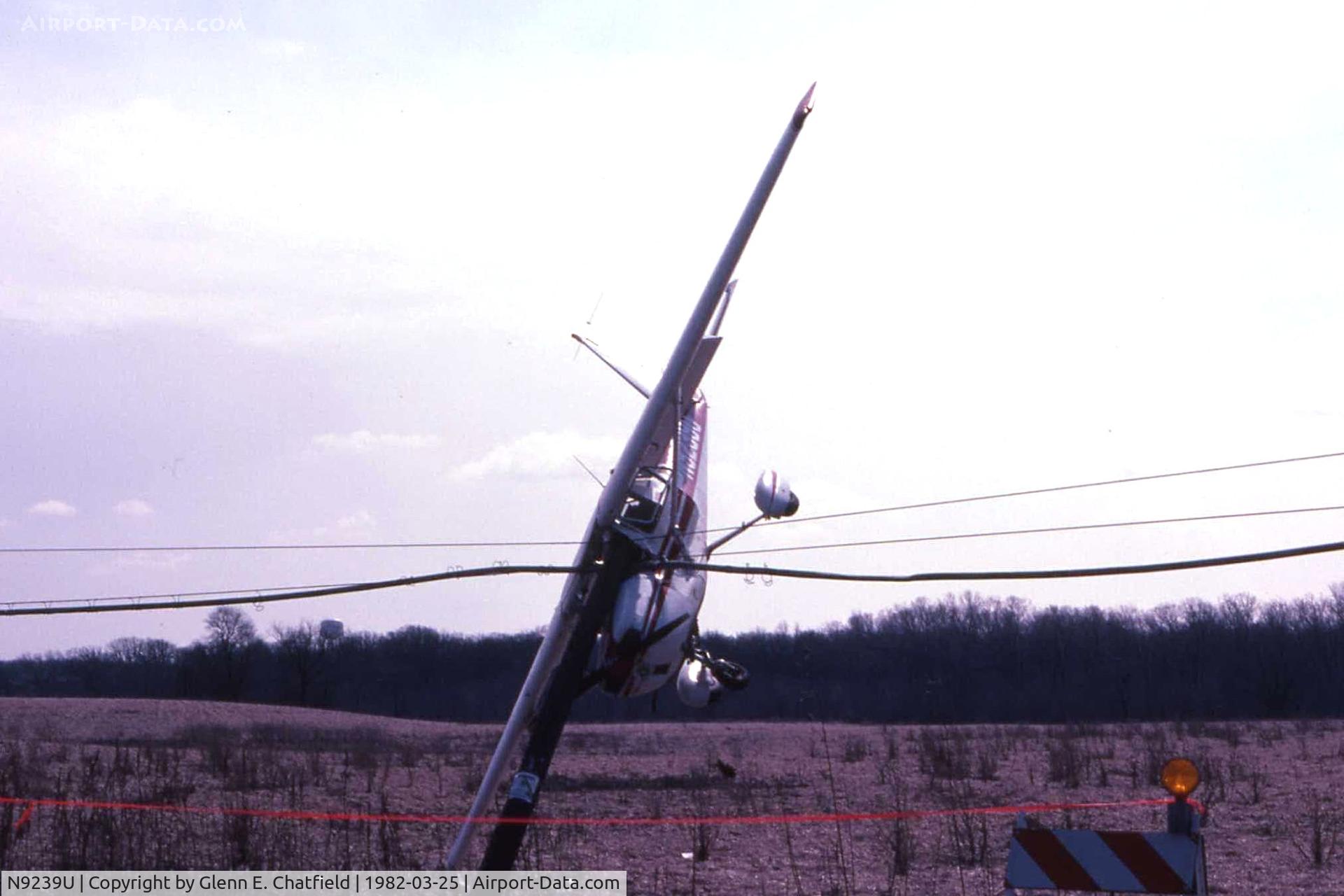 N9239U, Cessna 150M C/N 15078189, Ran out of fuel at night; no injuries, West Chicago
