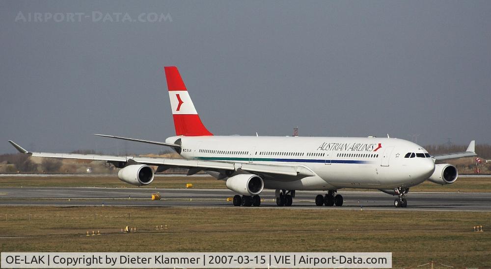 OE-LAK, 1997 Airbus A340-313 C/N 169, Austrian  A340-313X  taxiing to the RWY 34