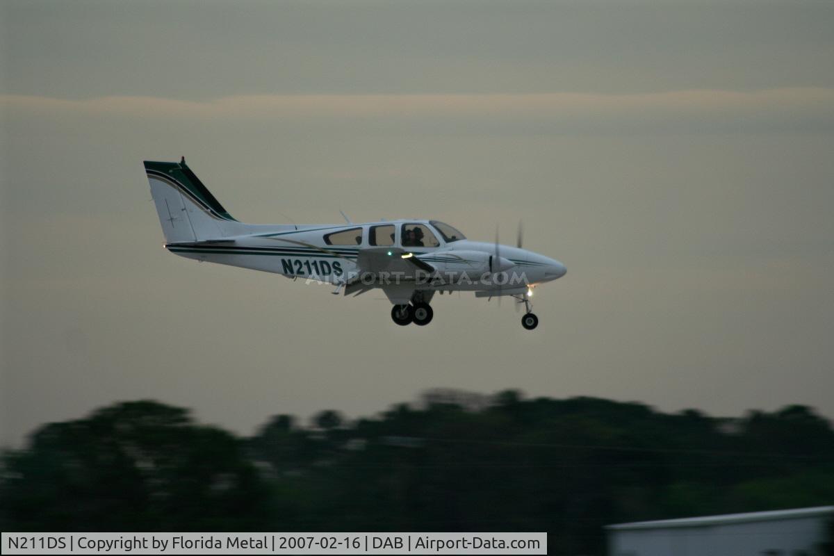 N211DS, 1966 Beech C55 Baron (95-C55) C/N TE-237, Beech 55