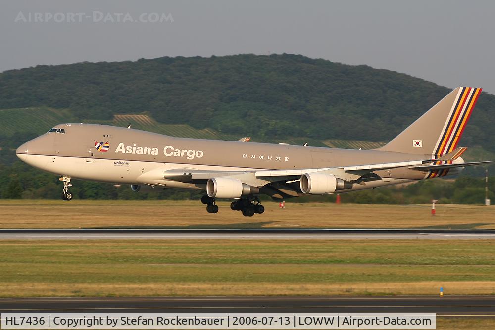 HL7436, 2002 Boeing 747-48EF (SCD) C/N 29170, Asiana heavy.