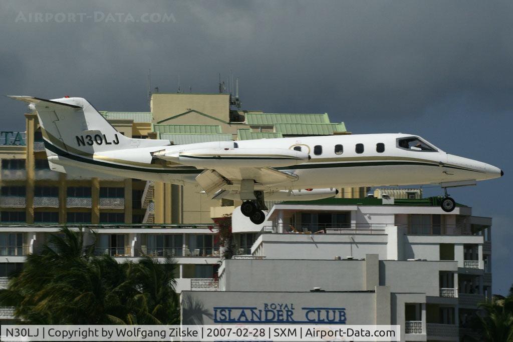 N30LJ, 1976 Gates Learjet 25D C/N 209, visitor