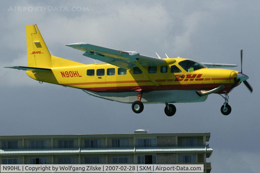 N90HL, 2004 Cessna 208B Grand Caravan C/N 208B1070, visitor