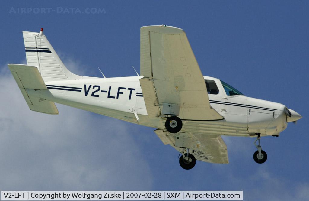 V2-LFT, 1982 Piper PA-28-151 Cherokee Warrior II C/N 28-8216105, visitor