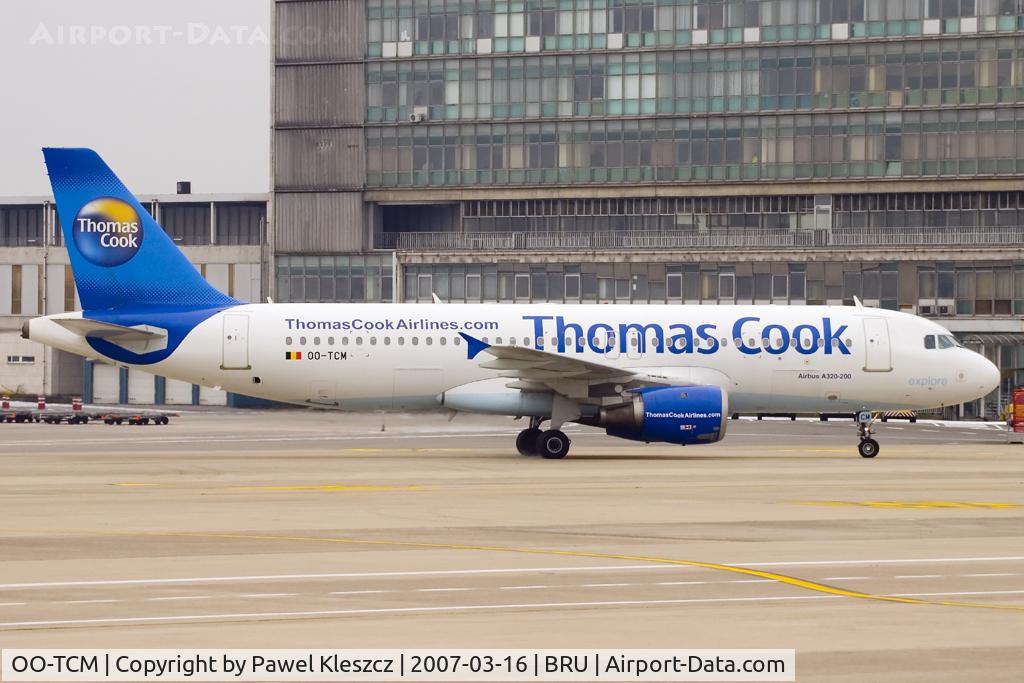 OO-TCM, 1993 Airbus A320-212 C/N 420, taxiing to gate