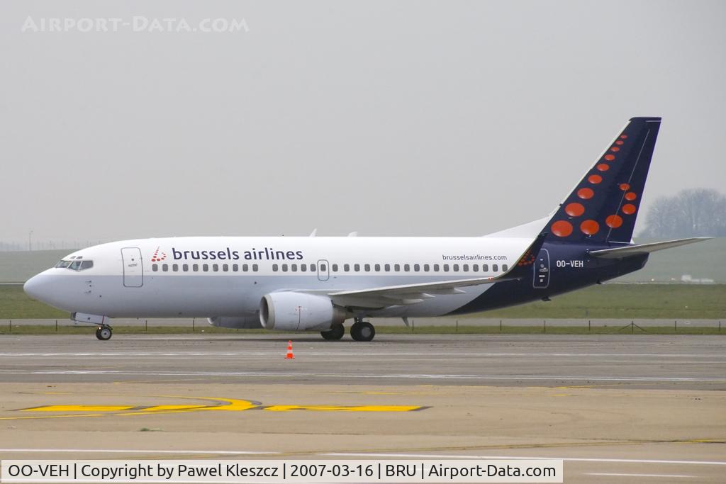 OO-VEH, 1998 Boeing 737-36N C/N 28571, taxi to appron