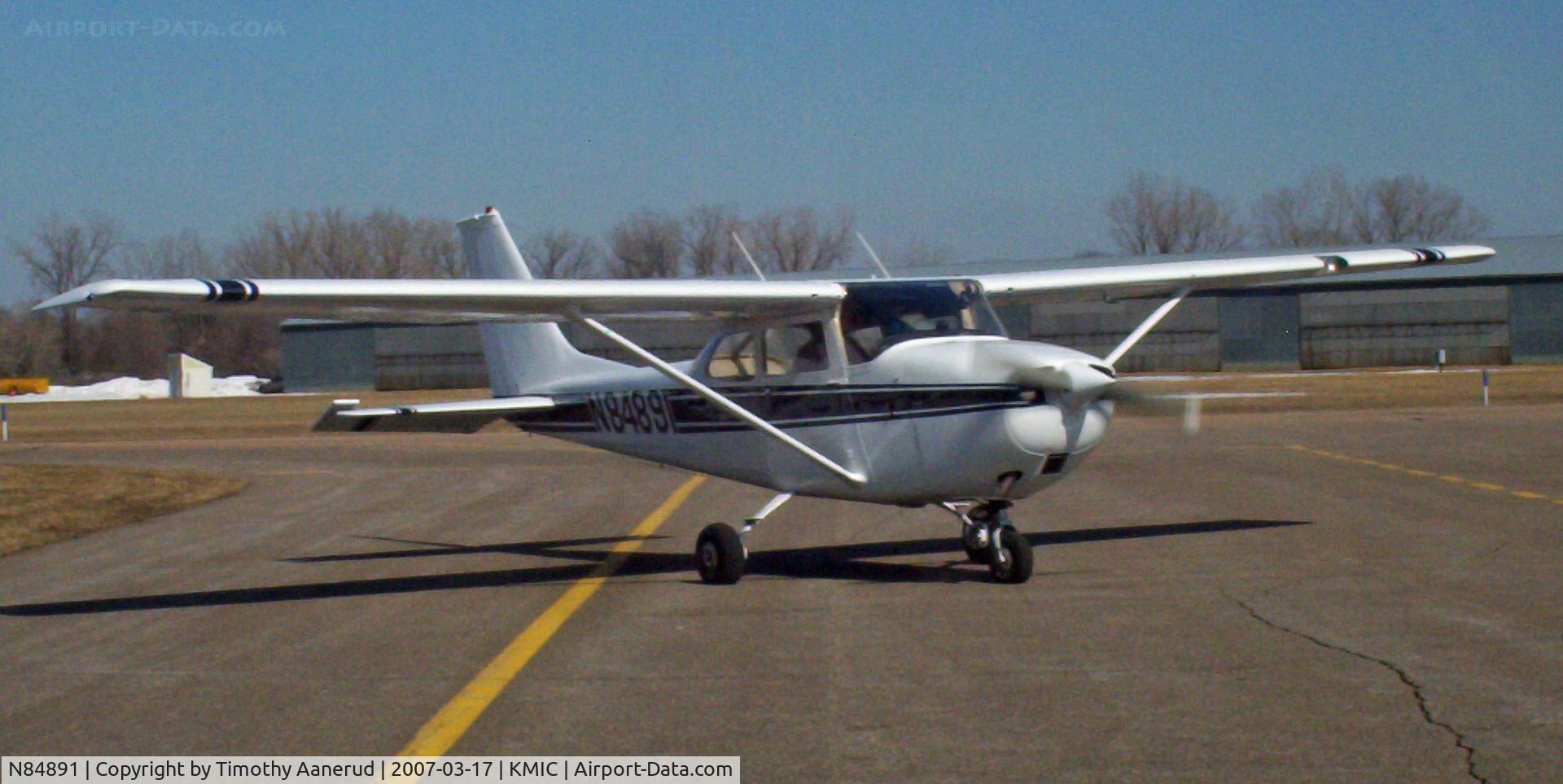 N84891, 1969 Cessna 172K Skyhawk C/N 17258656, In the runup area for 14L