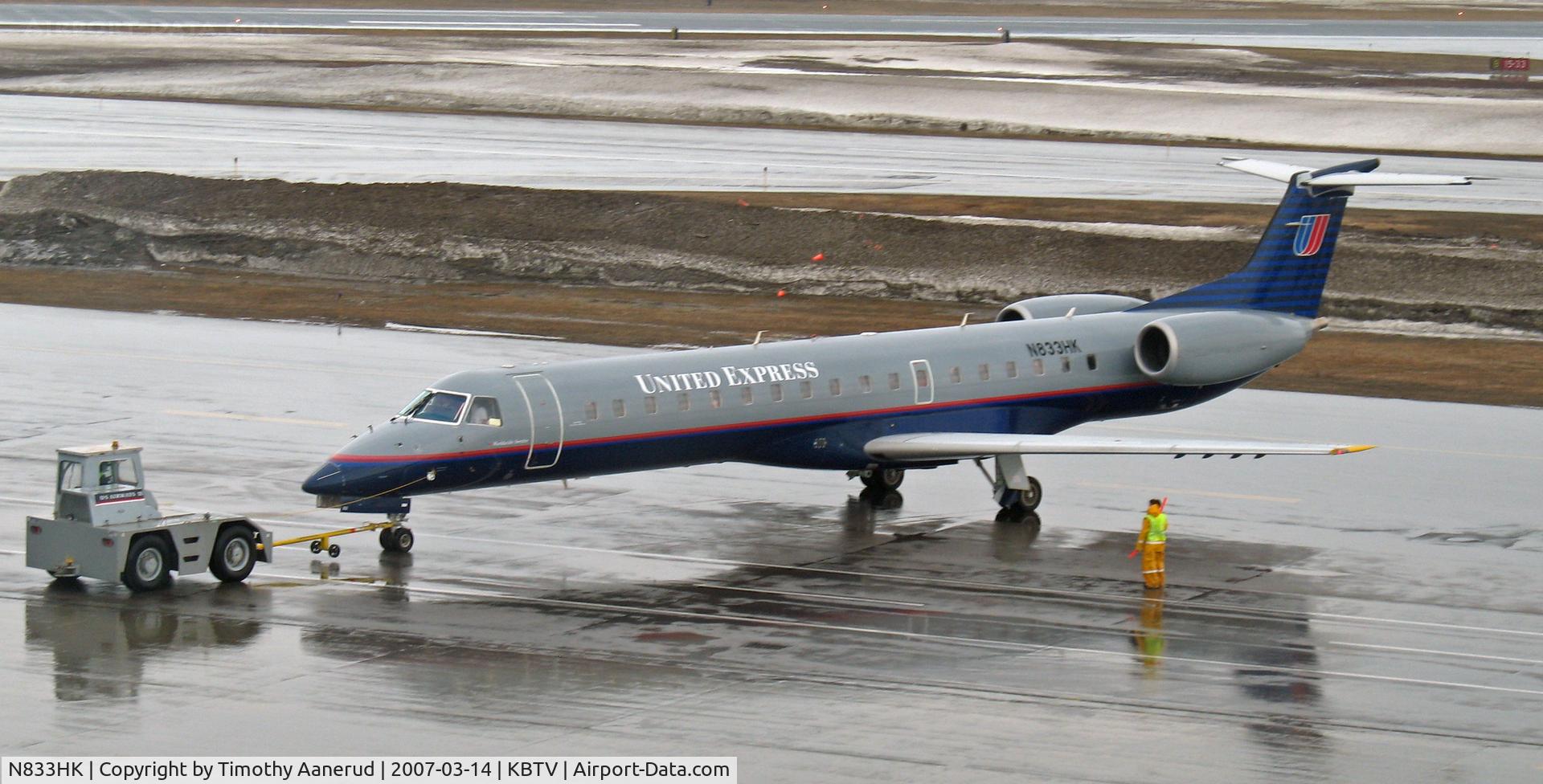 N833HK, 2000 Embraer ERJ-145LR (EMB-145LR) C/N 145240, Departing Burlington, VT
