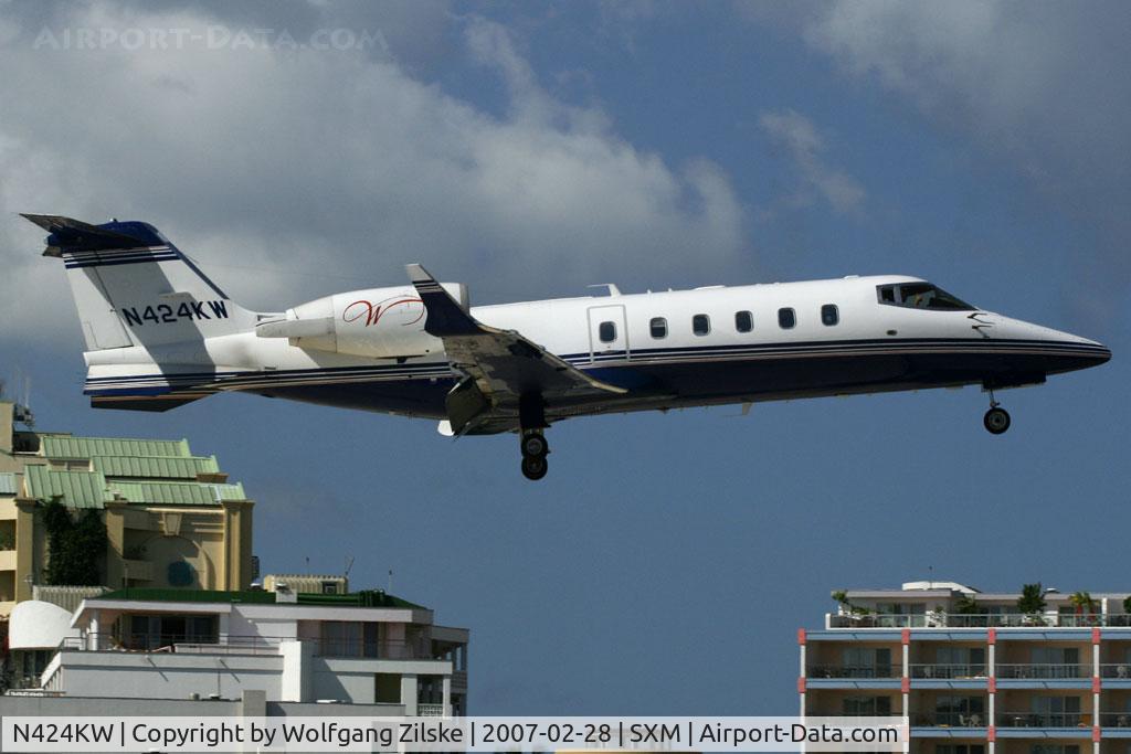 N424KW, 1999 Learjet Inc 60 C/N 153, visitor
