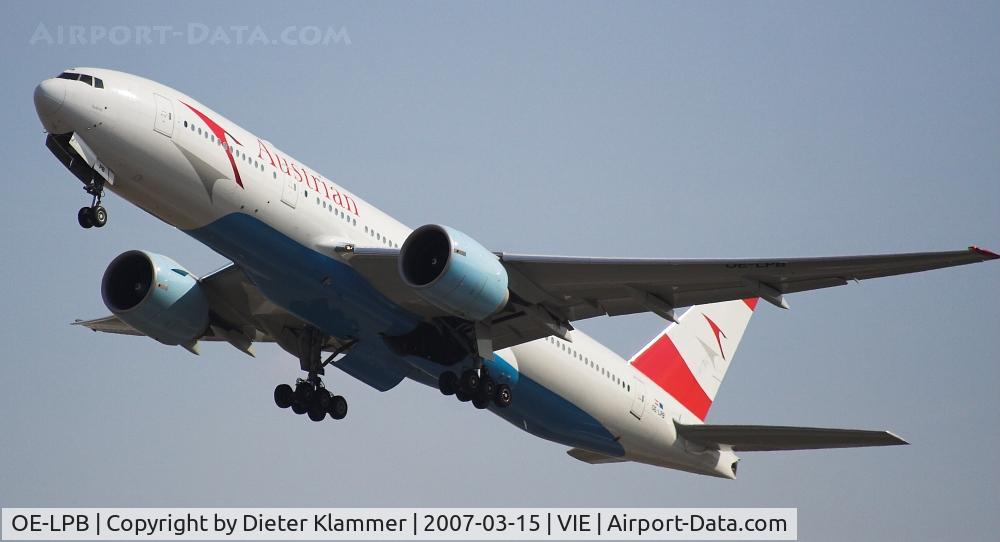 OE-LPB, 1998 Boeing 777-2Z9/ER C/N 28699, Triple seven climbing out from RWY 29
