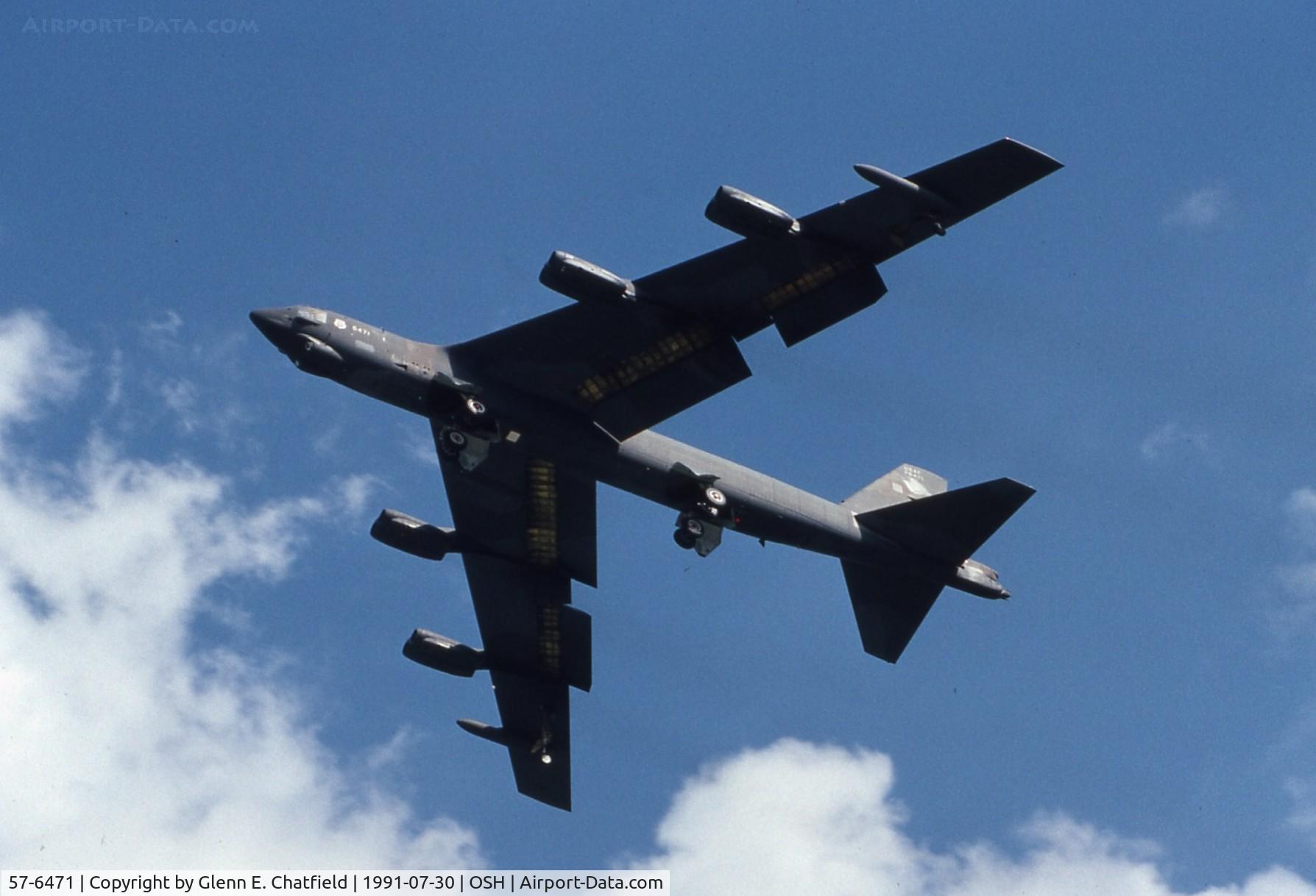 57-6471, 1957 Boeing B-52G-75-BW Stratofortress C/N 464176, B-52 overflying the EAA fly in