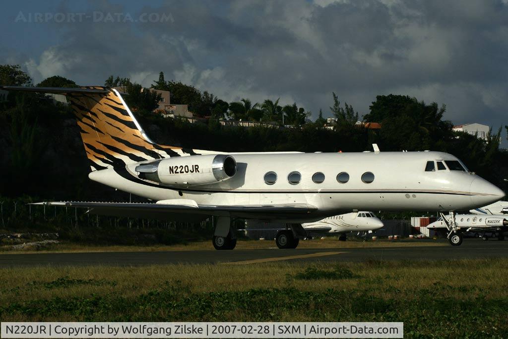 N220JR, 1969 Grumman G1159 Gulfstream II C/N 050, visitor