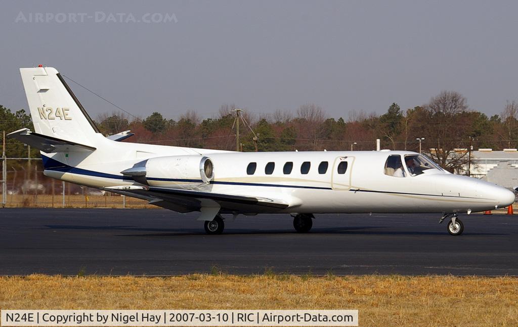 N24E, 1990 Cessna 550 C/N 550-0651, Taxing for takeoff